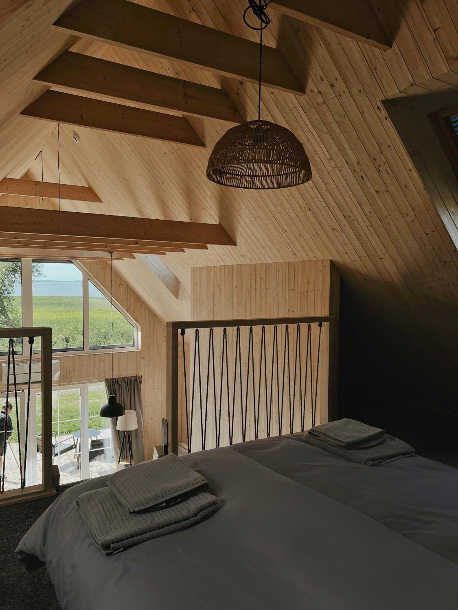 Storm Villas Sturmai Bagian luar foto
