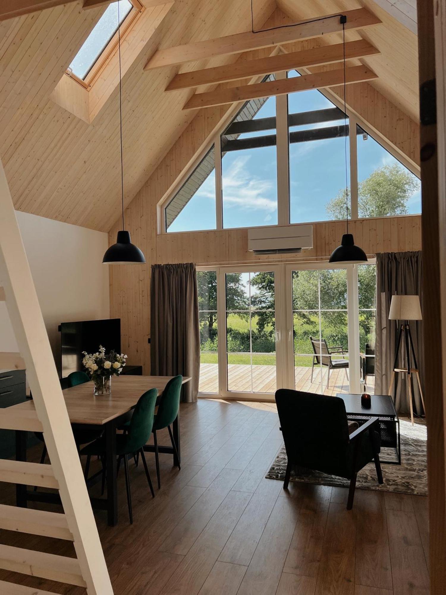 Storm Villas Sturmai Bagian luar foto